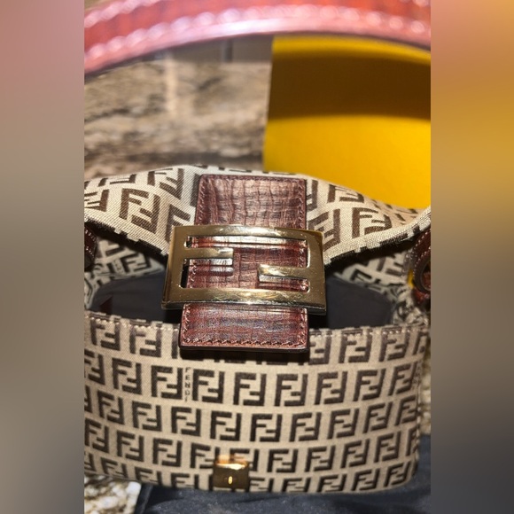 Small/mini Fendi Shoulder Bag - Picture 2 of 5